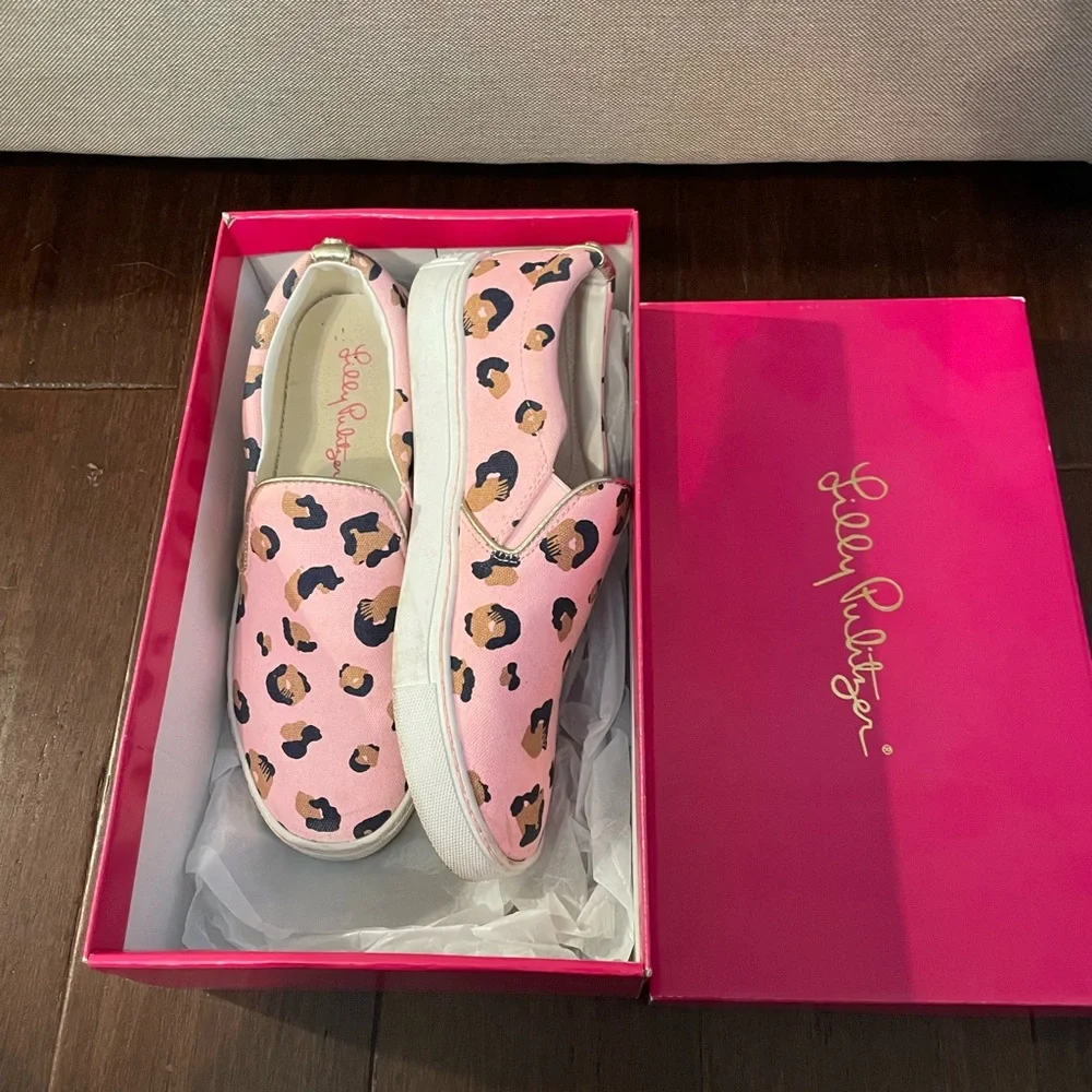 Lilly Pulitzer Julie sneaker sz 7.5 - Picture 1 of 4